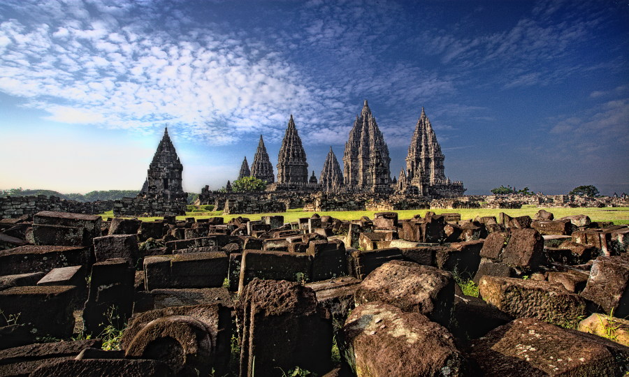 den-hindu-hon-ngan-nam-tuoi-o-indonesia-1510825618