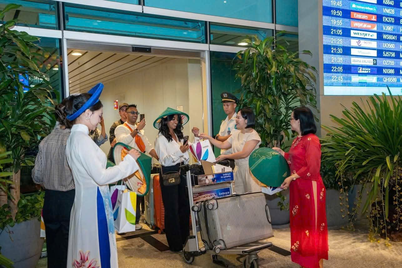 Đường bay mới Dubai Đà Nẵng Emirates: Cơ Hội Kết Nối Giao Thương & Du Lịch Trung Đông – Việt Nam 2025 Đường bay mới Dubai Đà Nẵng Emirates: Cơ Hội Kết Nối Giao Thương & Du Lịch Trung Đông – Việt Nam 2025