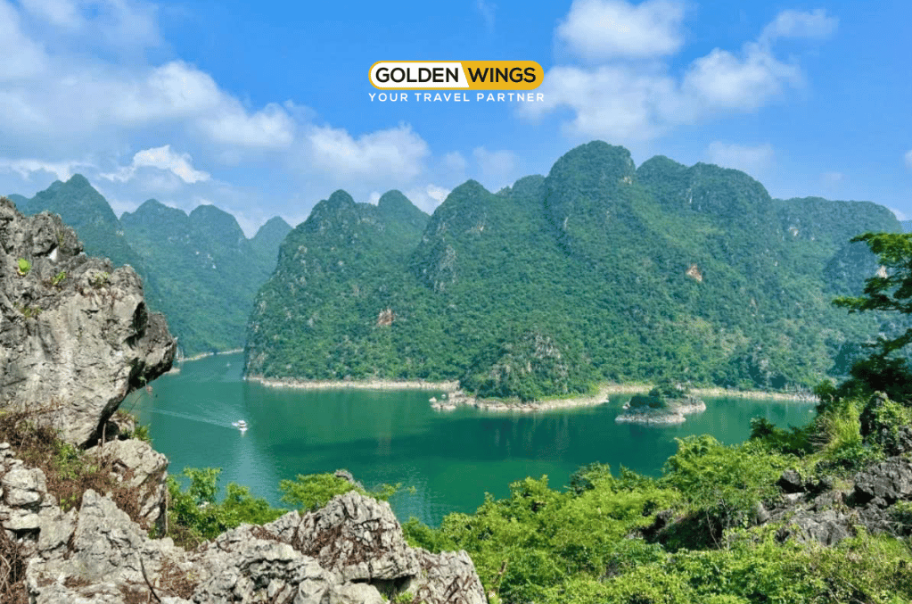 VÂN NAM MÙA HOA PHƯỢNG TÍM – LẠC BƯỚC GIỮA TRỜI TÍM MỘNG MƠ