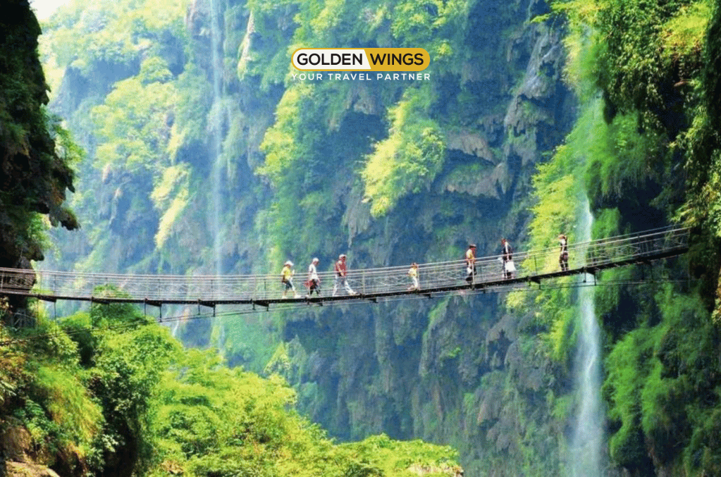 VÂN NAM MÙA HOA PHƯỢNG TÍM – LẠC BƯỚC GIỮA TRỜI TÍM MỘNG MƠ