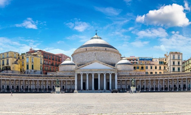 Quảng trường Piazza del Plebiscito, Naples, Ý