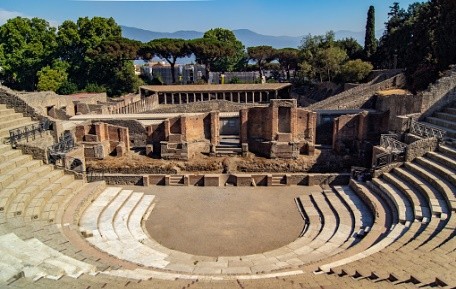 Nhà hát vòng tròn cổ tại thành cổ Pompeii, Ý